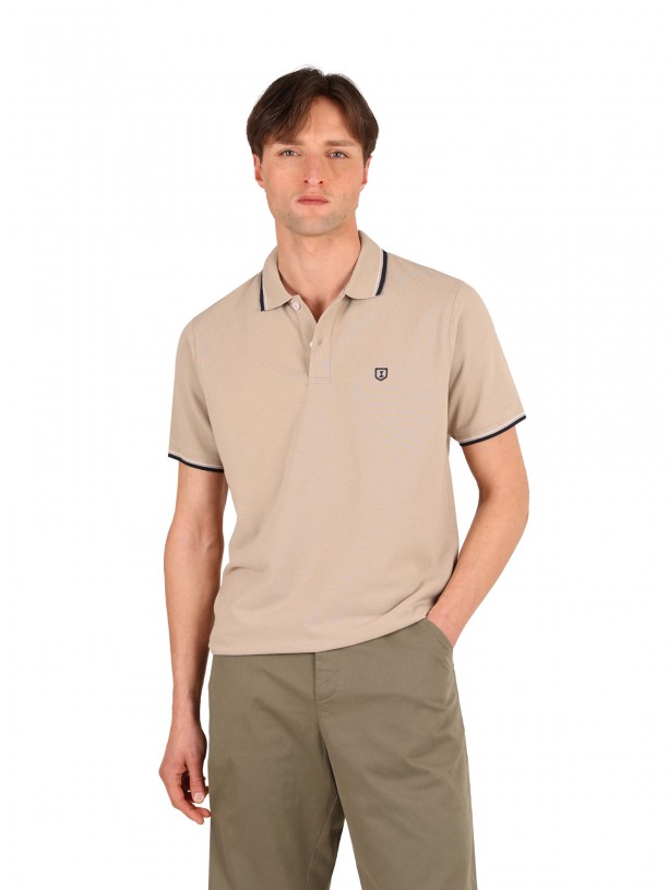 Polo 100% algodão com detalhe na gola e manga Polo 100% algodão com detalhe na gola e manga