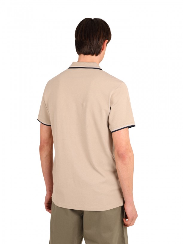 Polo 100% algodão com detalhe na gola e manga Polo 100% algodão com detalhe na gola e manga