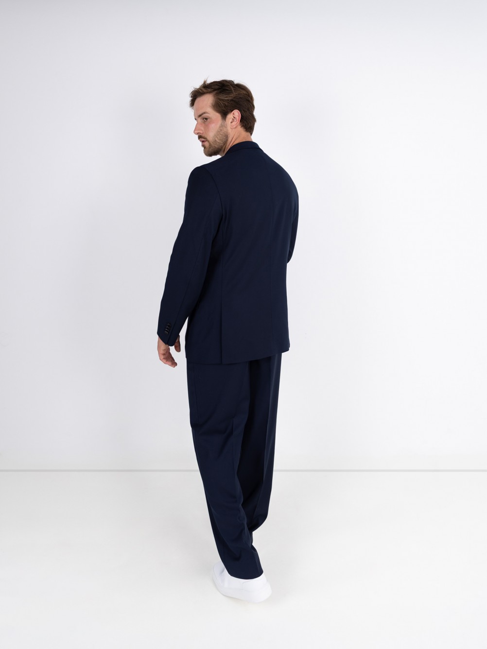 Plain oversized-cut suit