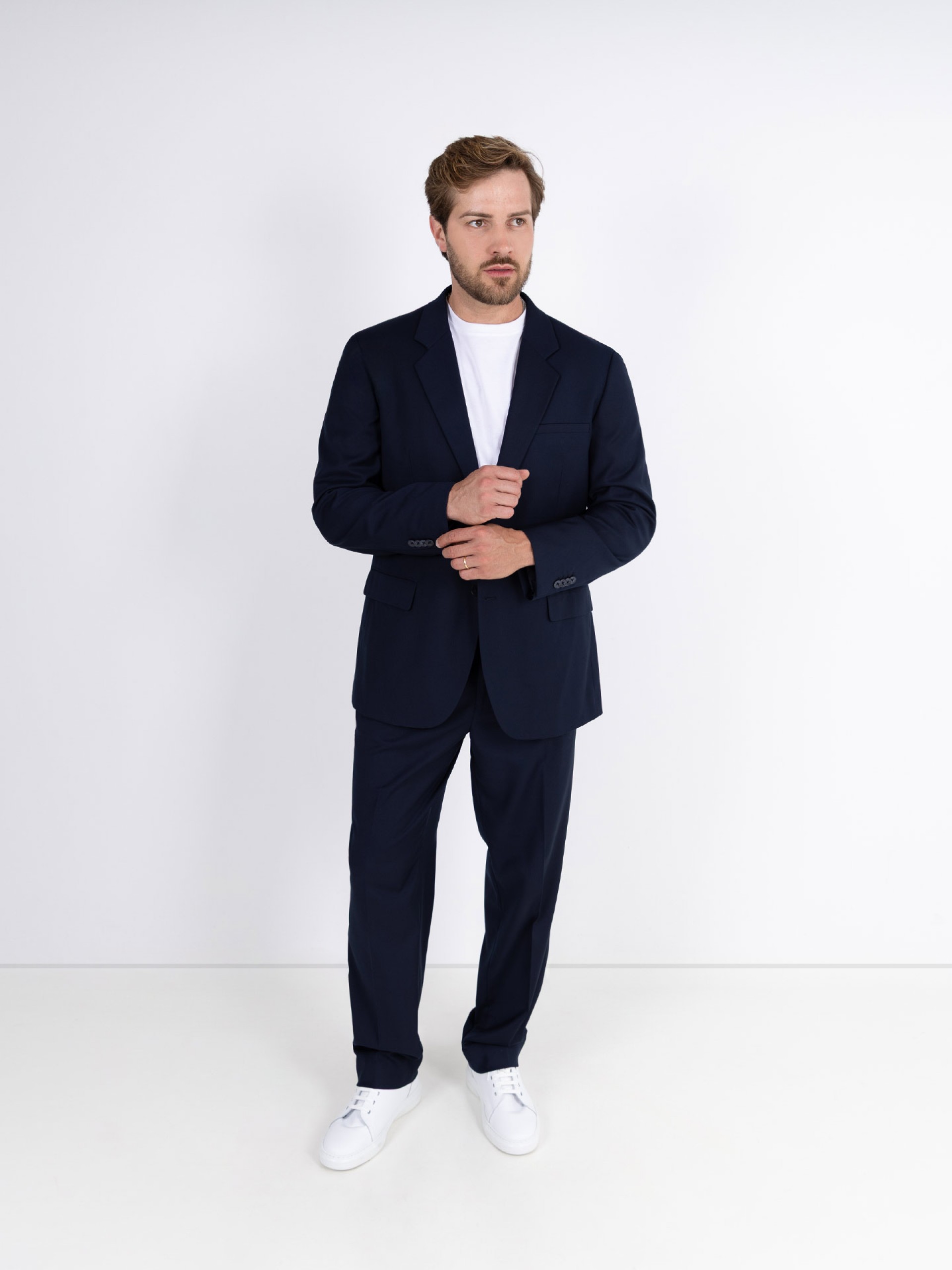 Plain oversized-cut suit