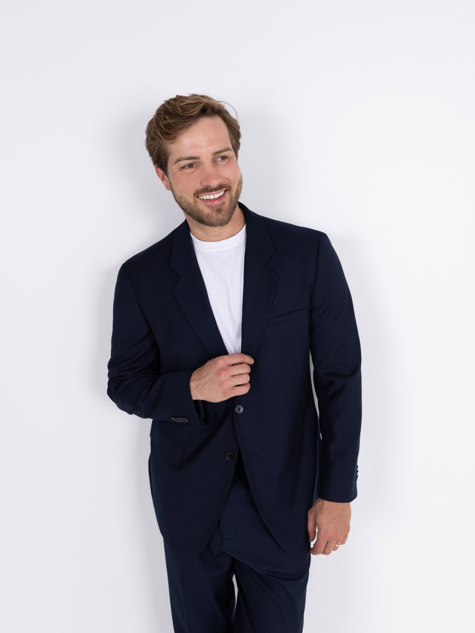 Plain oversized-cut suit