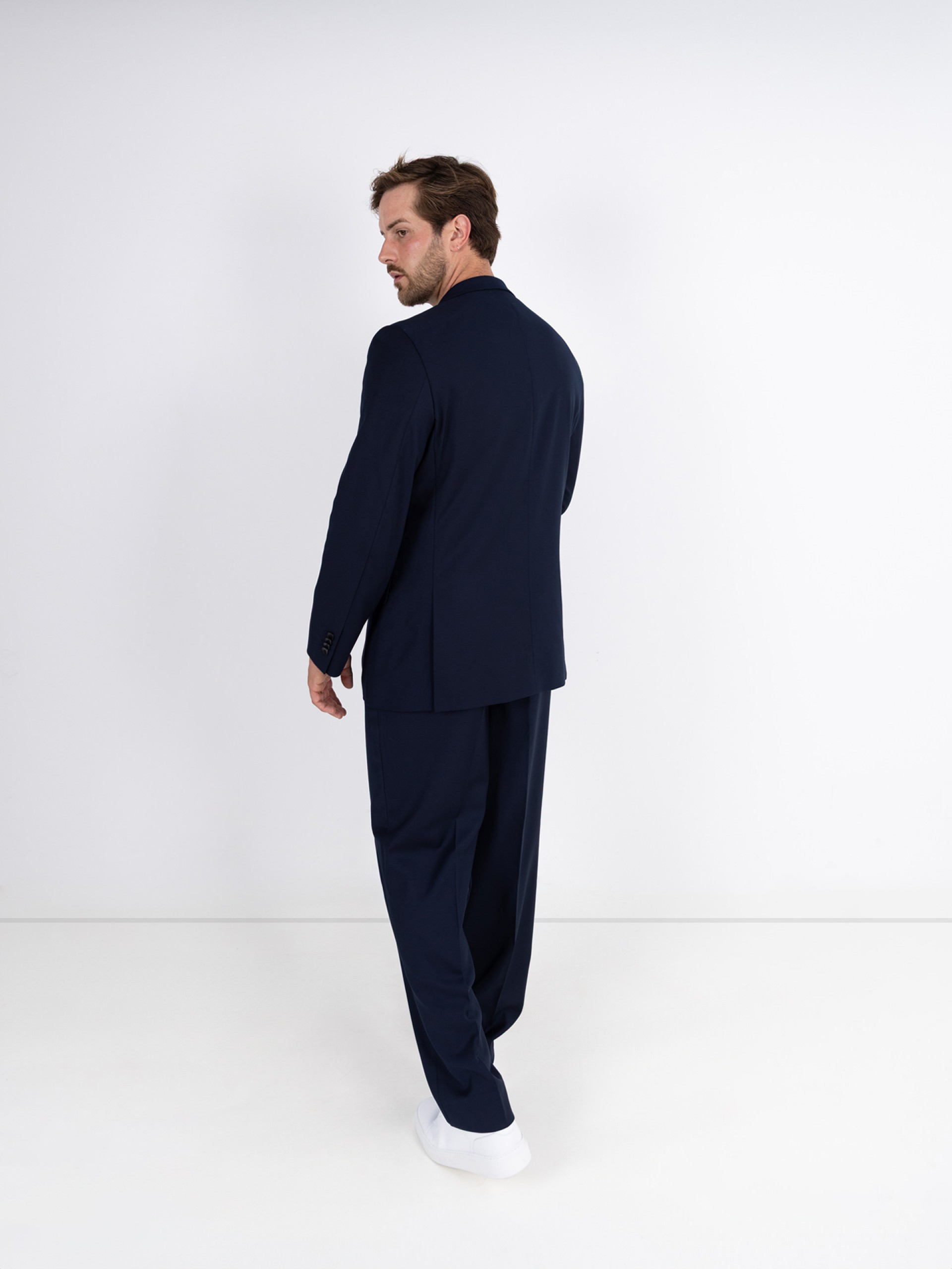 Plain oversized-cut suit