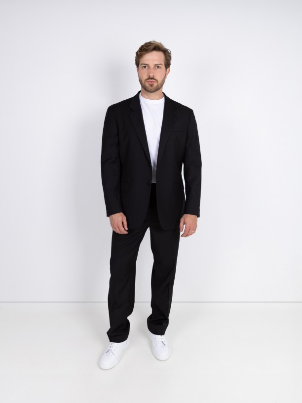 Traje liso de corte oversized