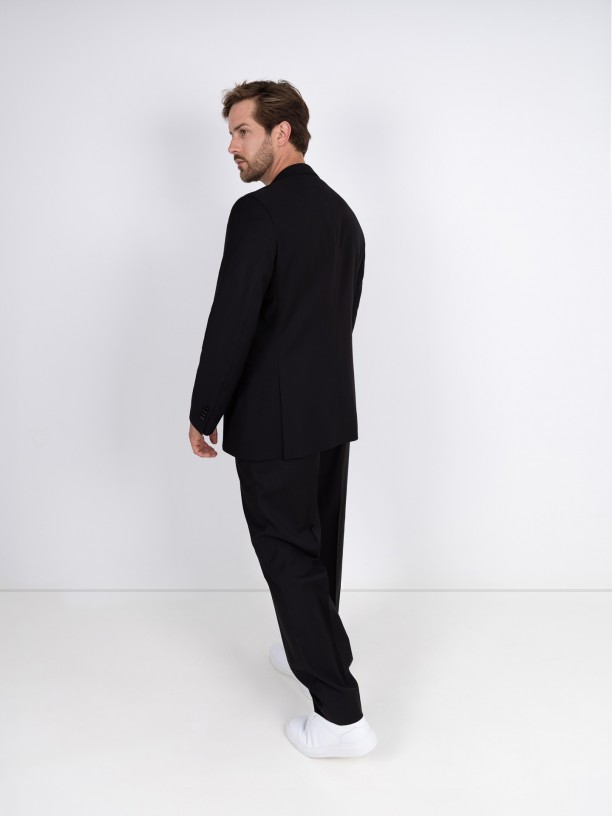 Traje liso de corte oversized