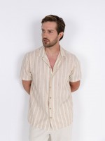 Short-sleeved casual and linen-effect finish Short-sleeved casual and linen-effect finish