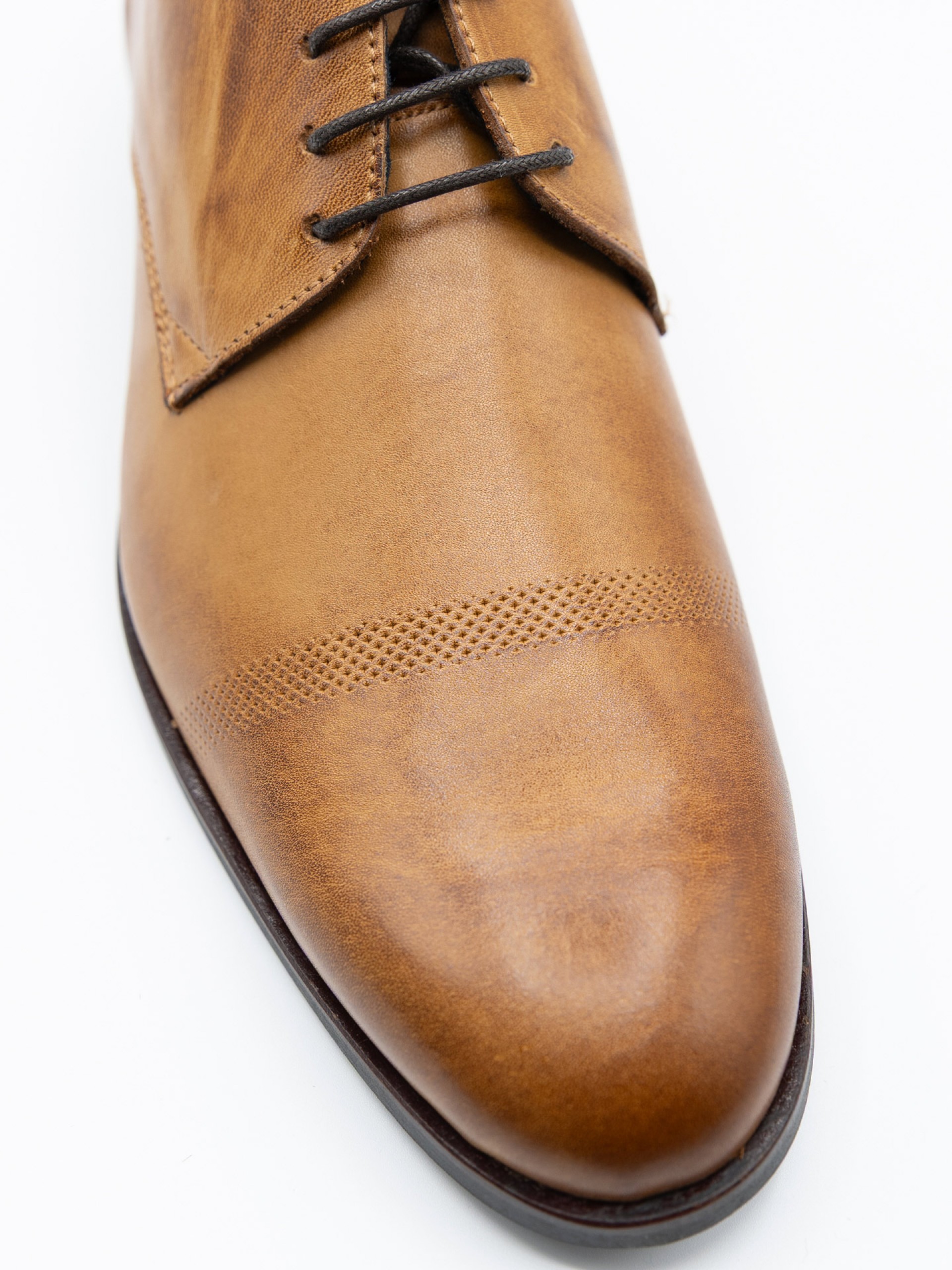 Sapato elegante de pele