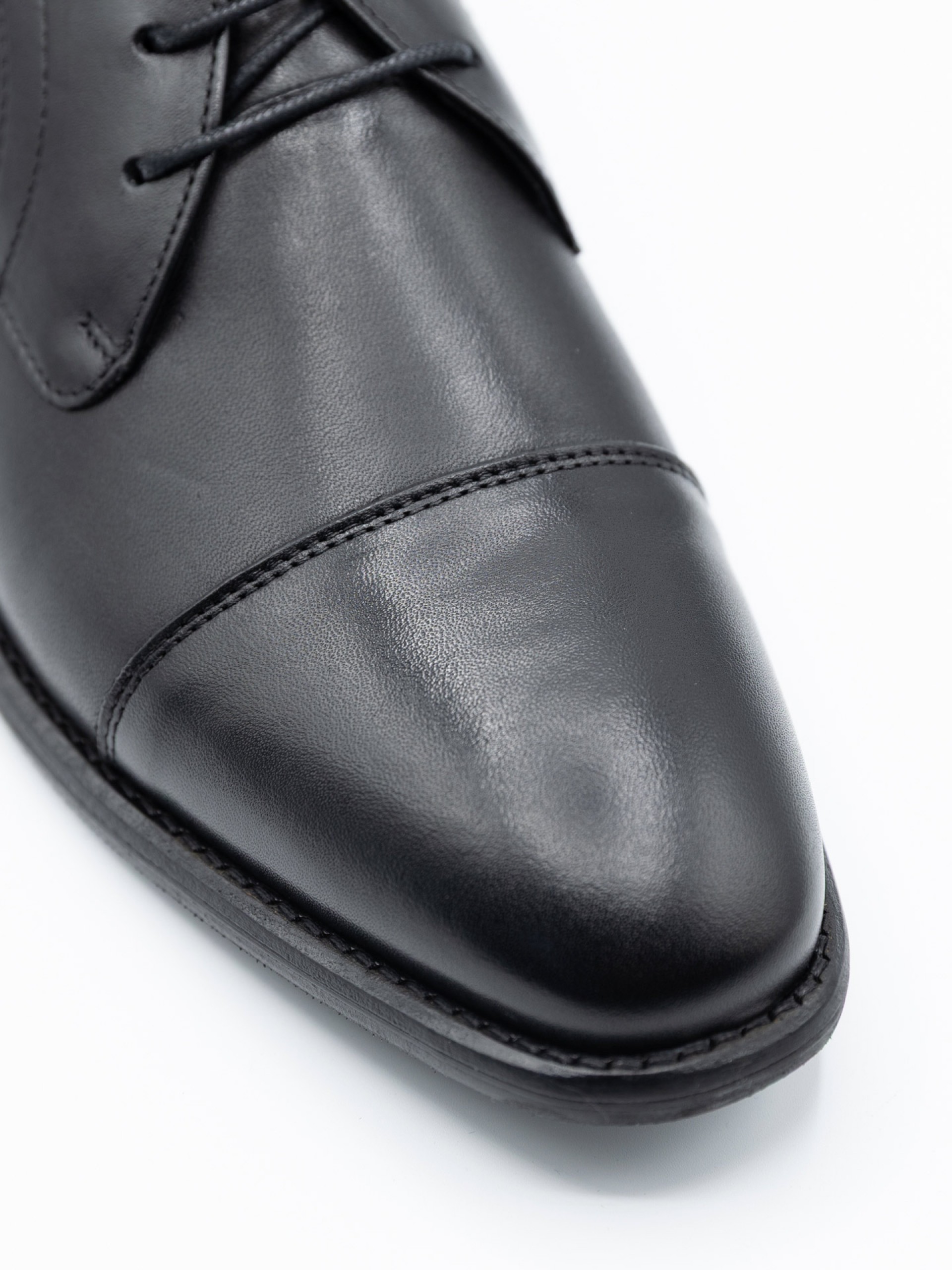 Sapato clássico liso de pele