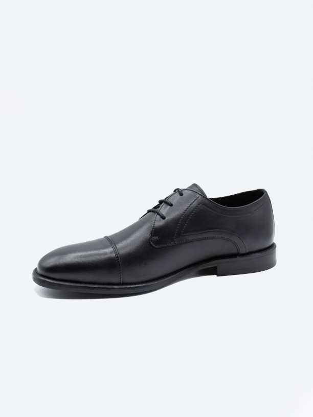 Zapato clásico liso de piel Zapato clásico liso de piel
