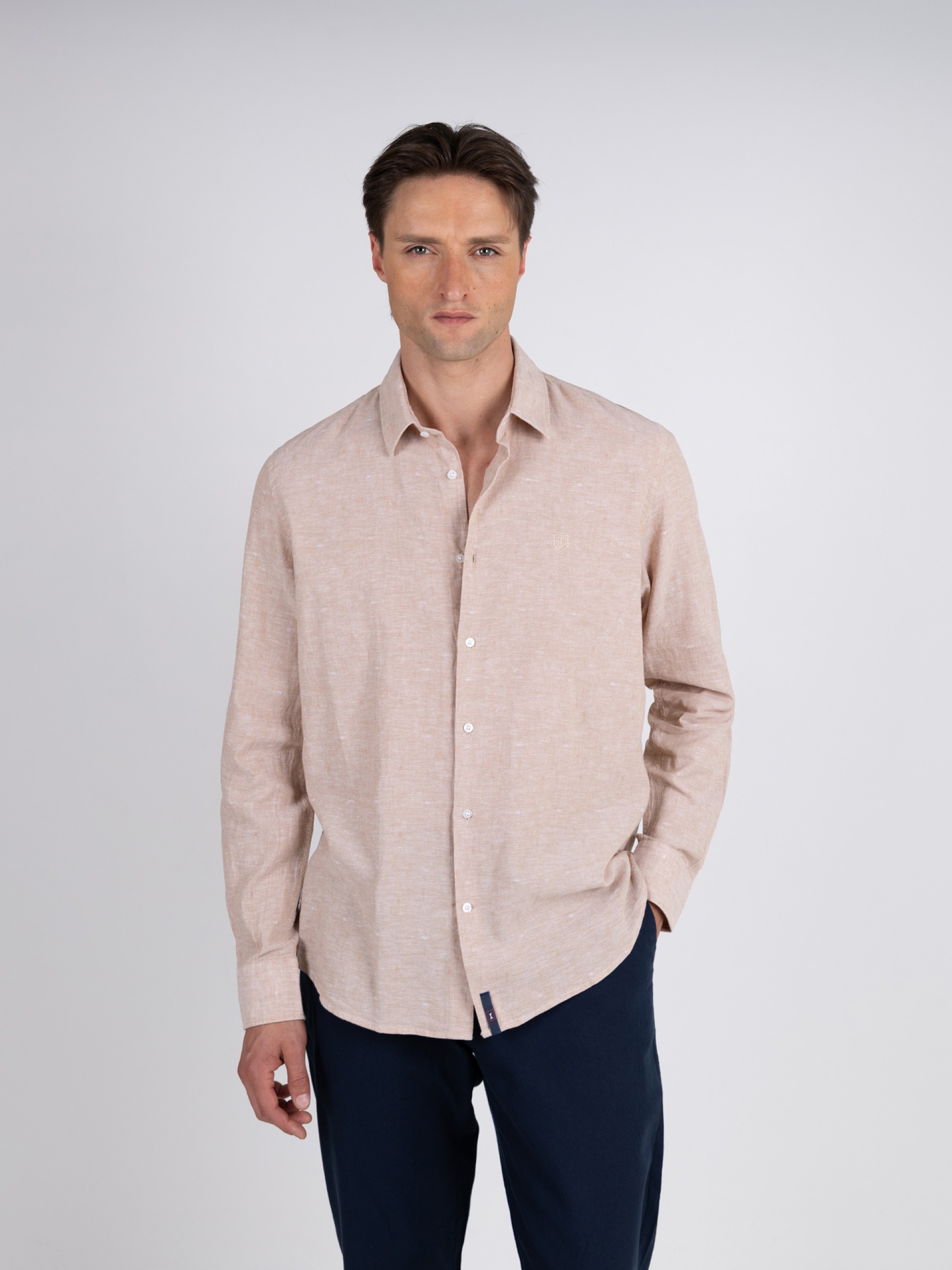 Camisa de linho e algodão