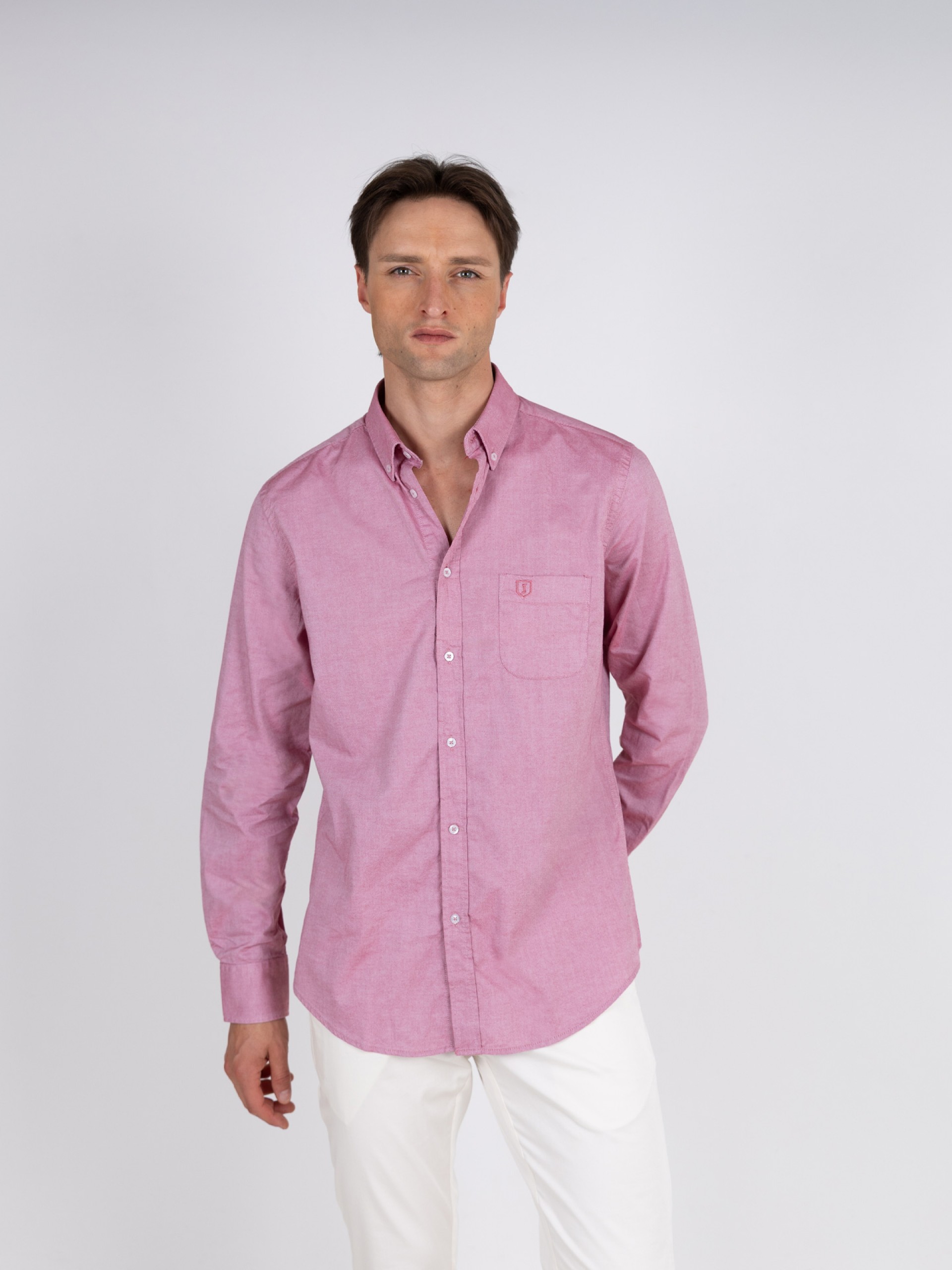 Camisa lisa de algodón con bolsillo