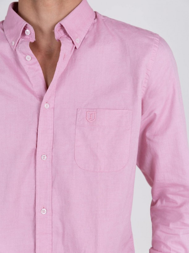 Camisa lisa de algodn con bolsillo