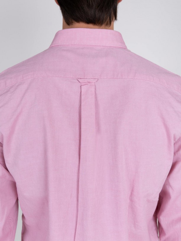 Camisa lisa de algodn con bolsillo