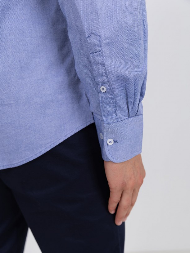Camisa lisa de algodn con bolsillo