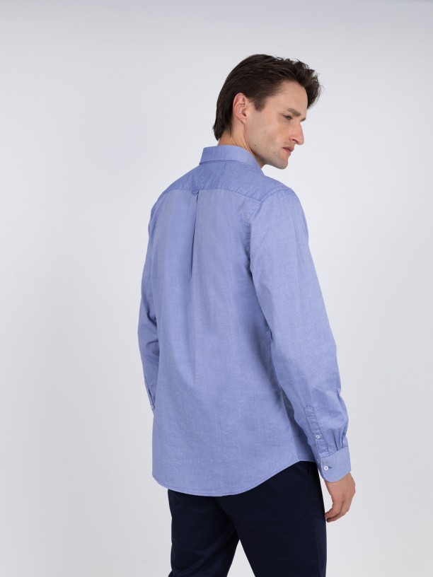 Camisa lisa de algodn con bolsillo