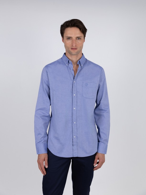 Camisa lisa de algodn con bolsillo