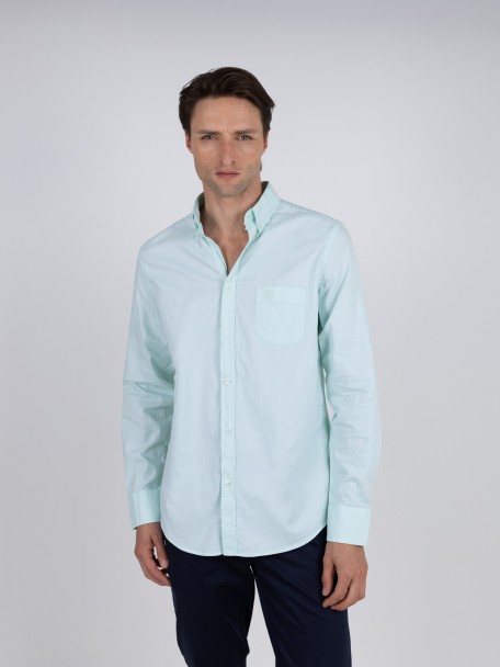 Camisa lisa de algod�o com bolso