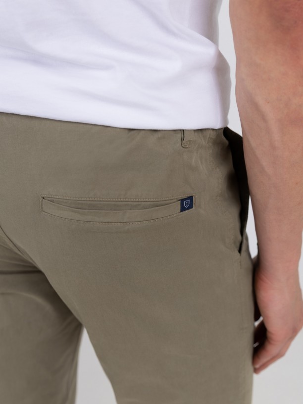 Pantalones chino de algodn elstico