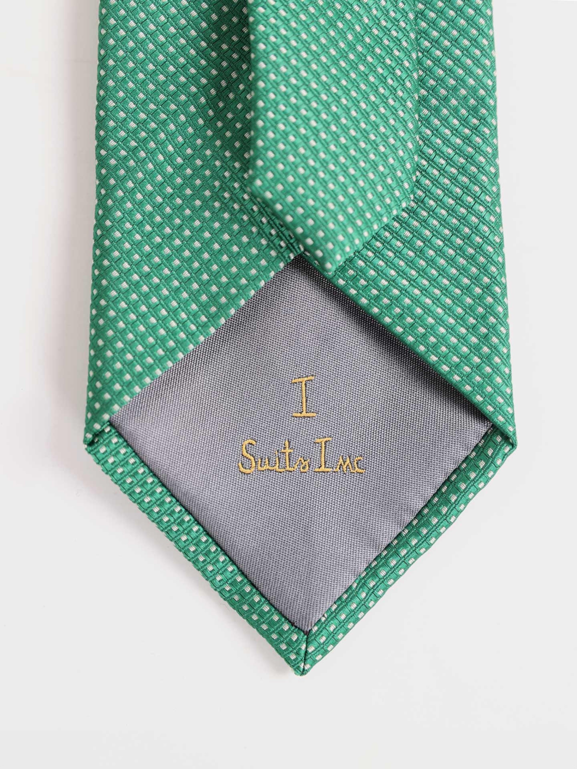 Tie and pocket square set