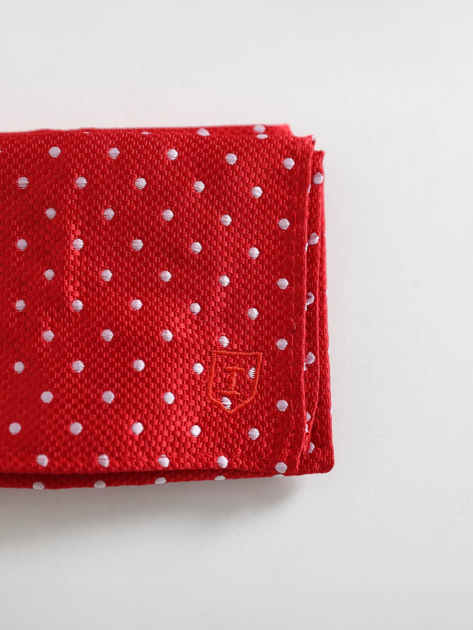 Tie and pocket square set