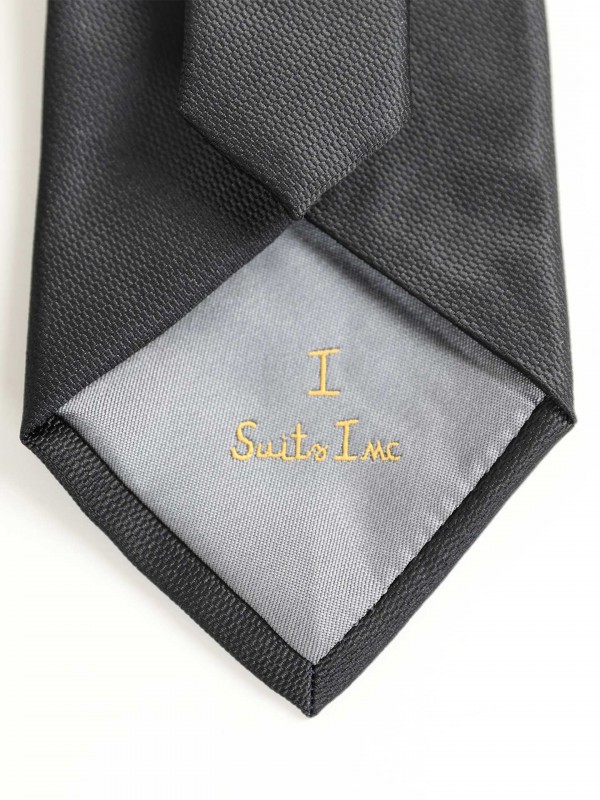 Tie and pocket square set Tie and pocket square set