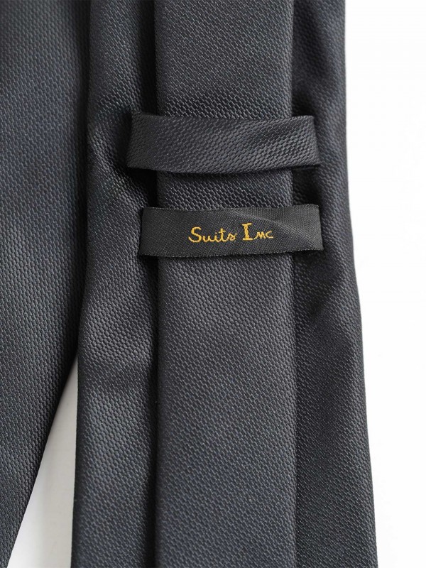 Tie and pocket square set Tie and pocket square set