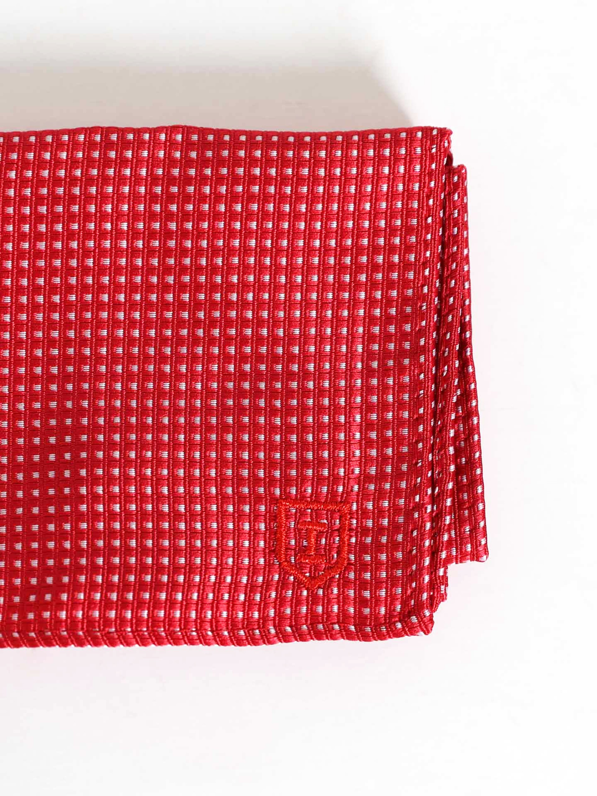 Tie and pocket square set