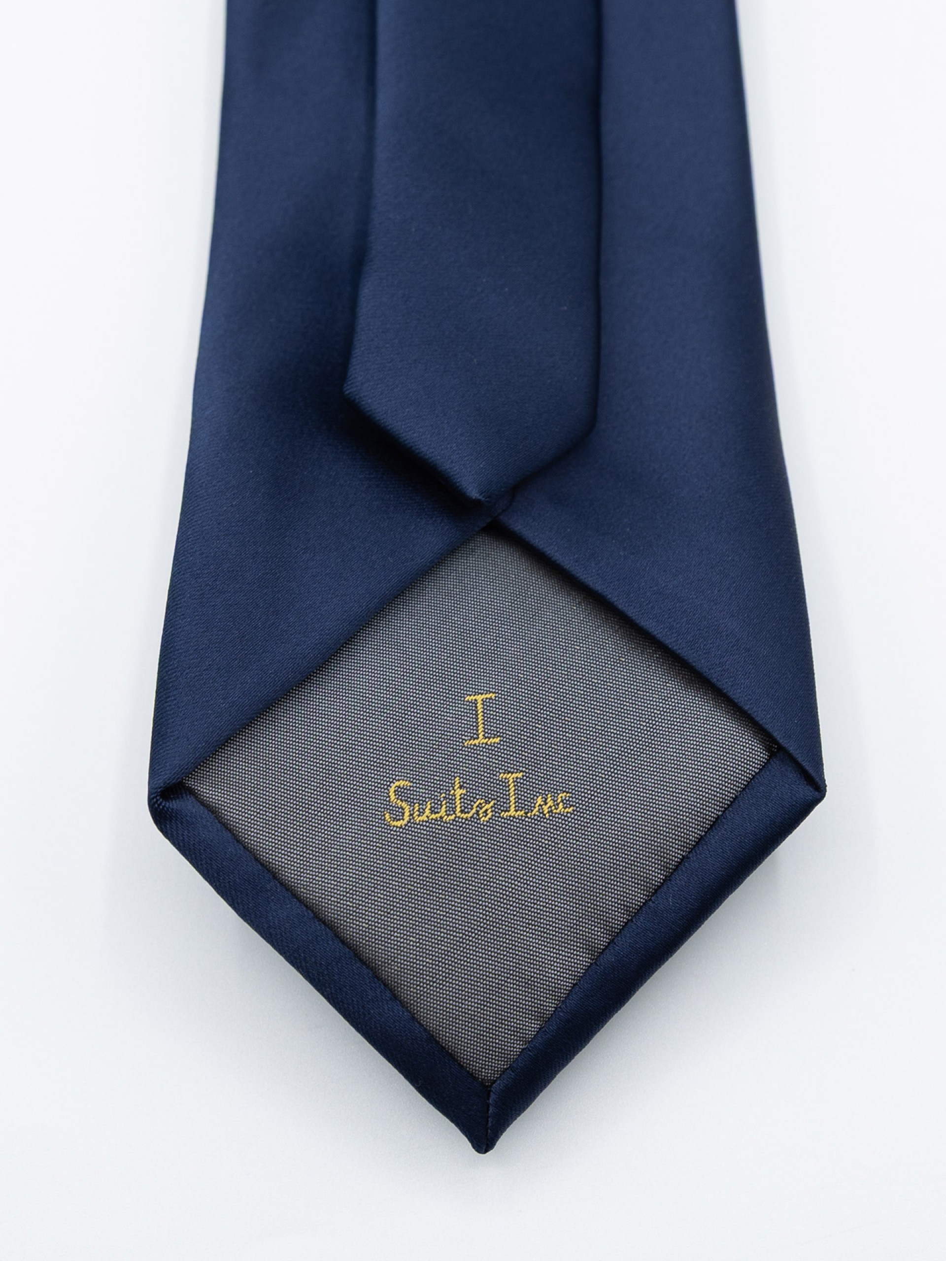 Elegant regular fit tie