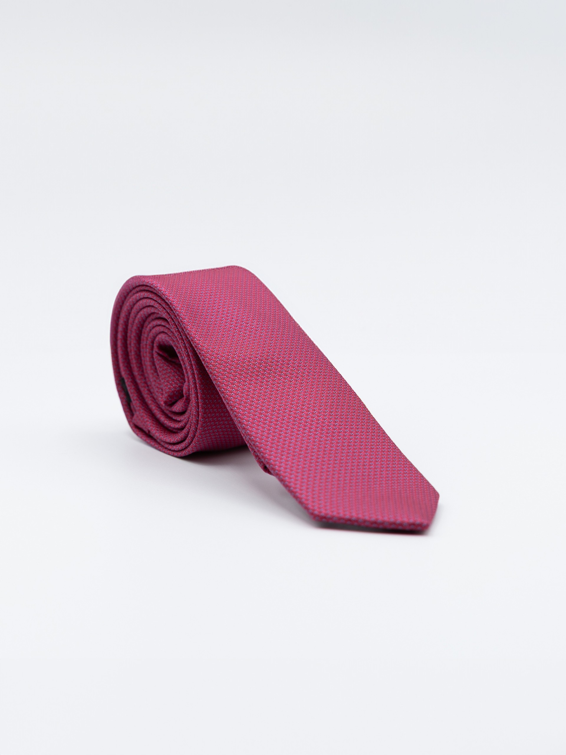 Elegant slim tie