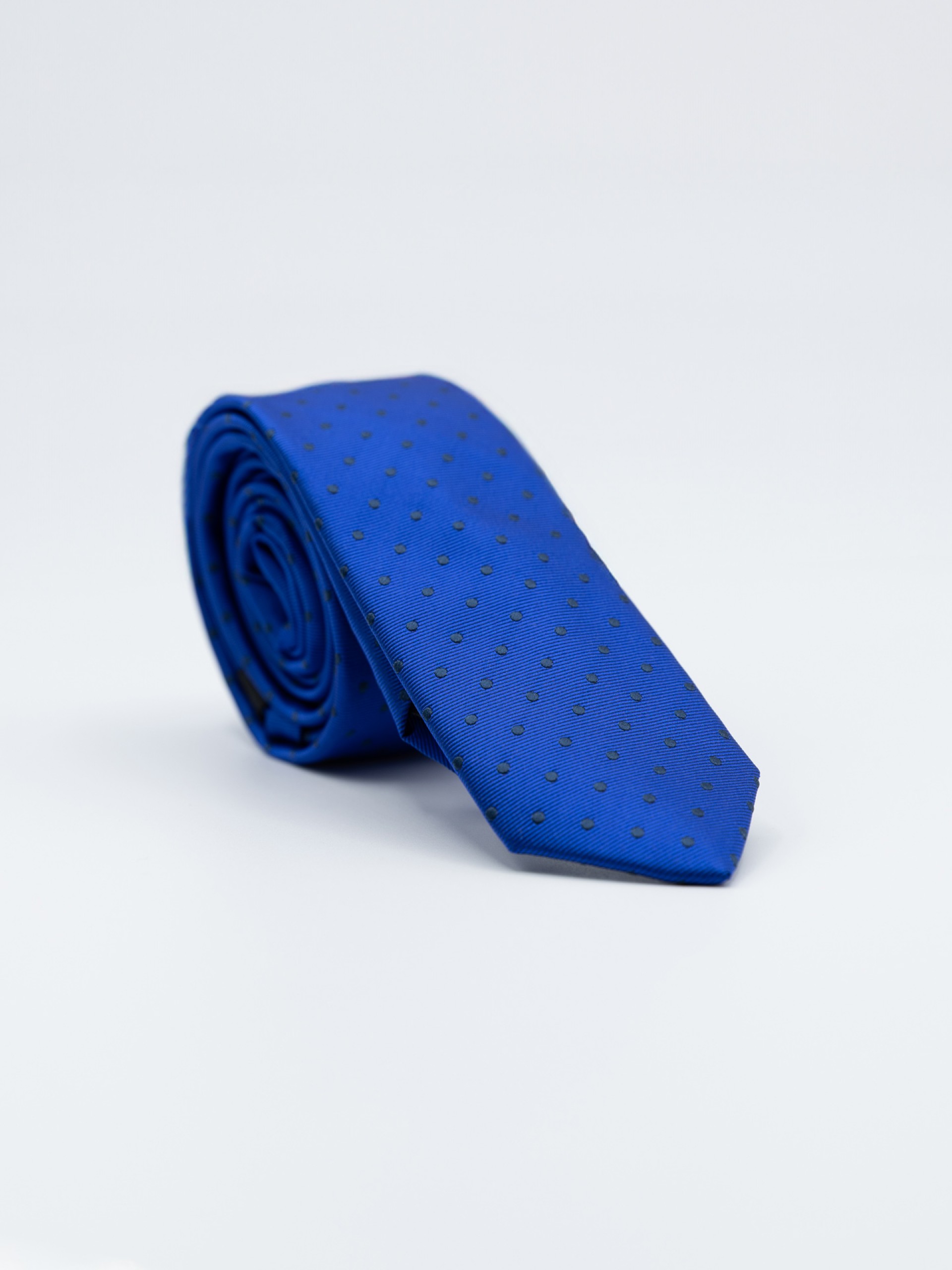 Elegant slim tie
