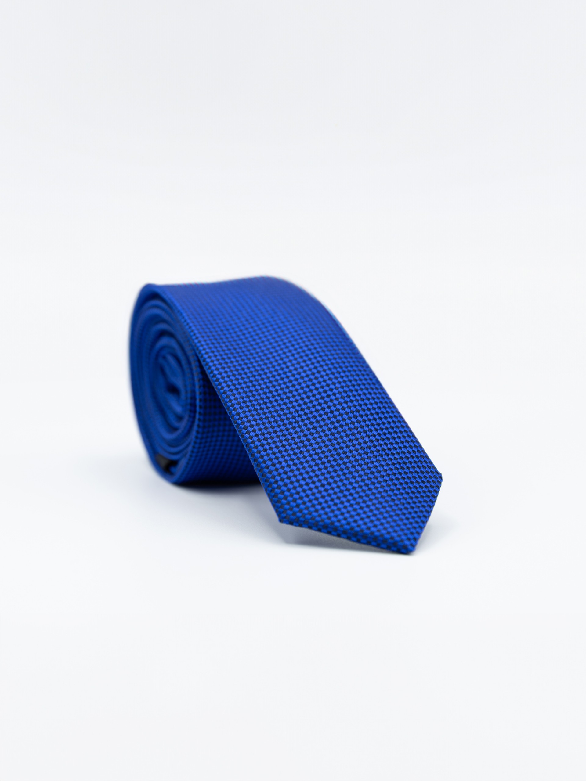 Elegant slim tie
