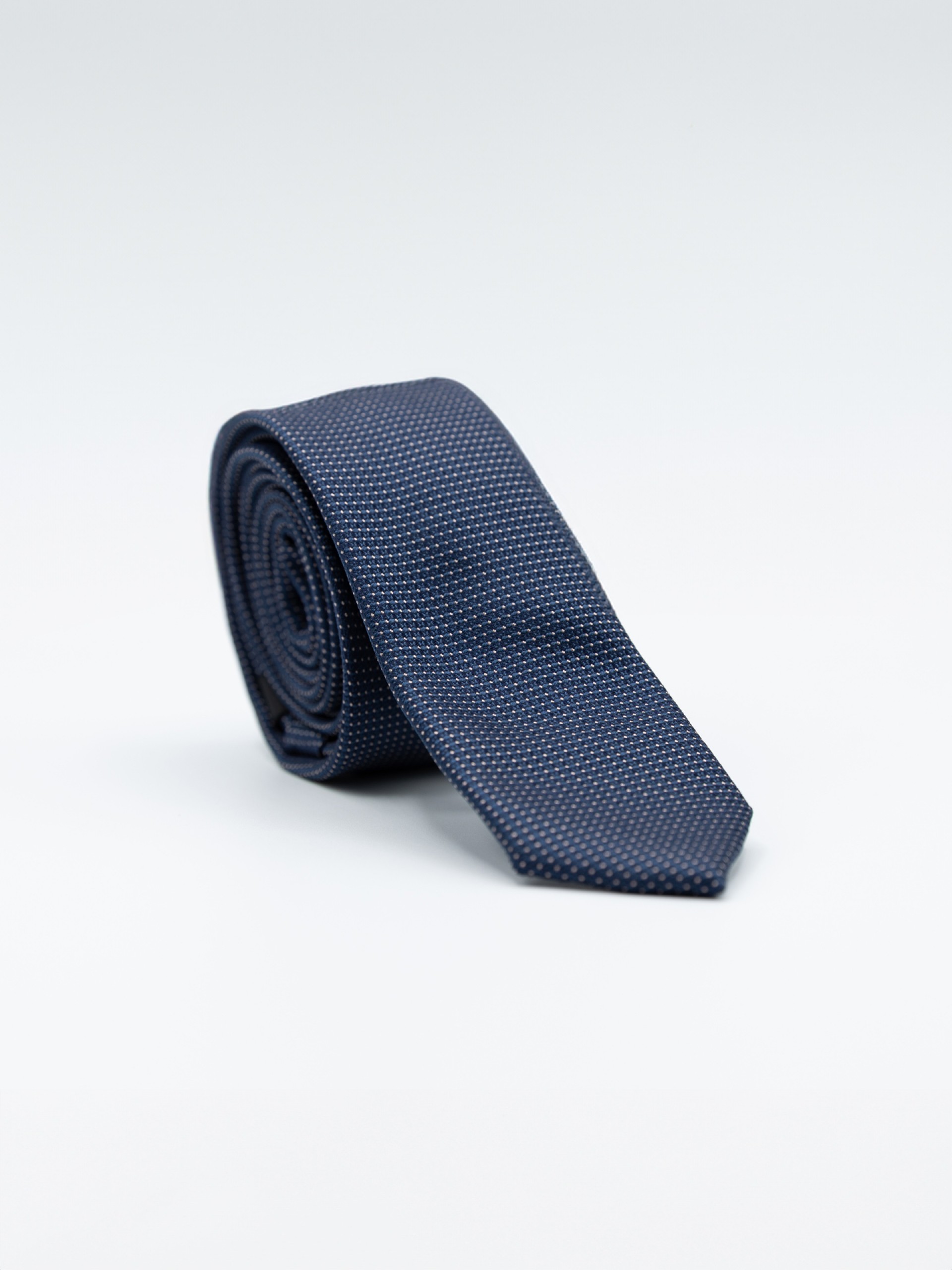 Elegant slim tie