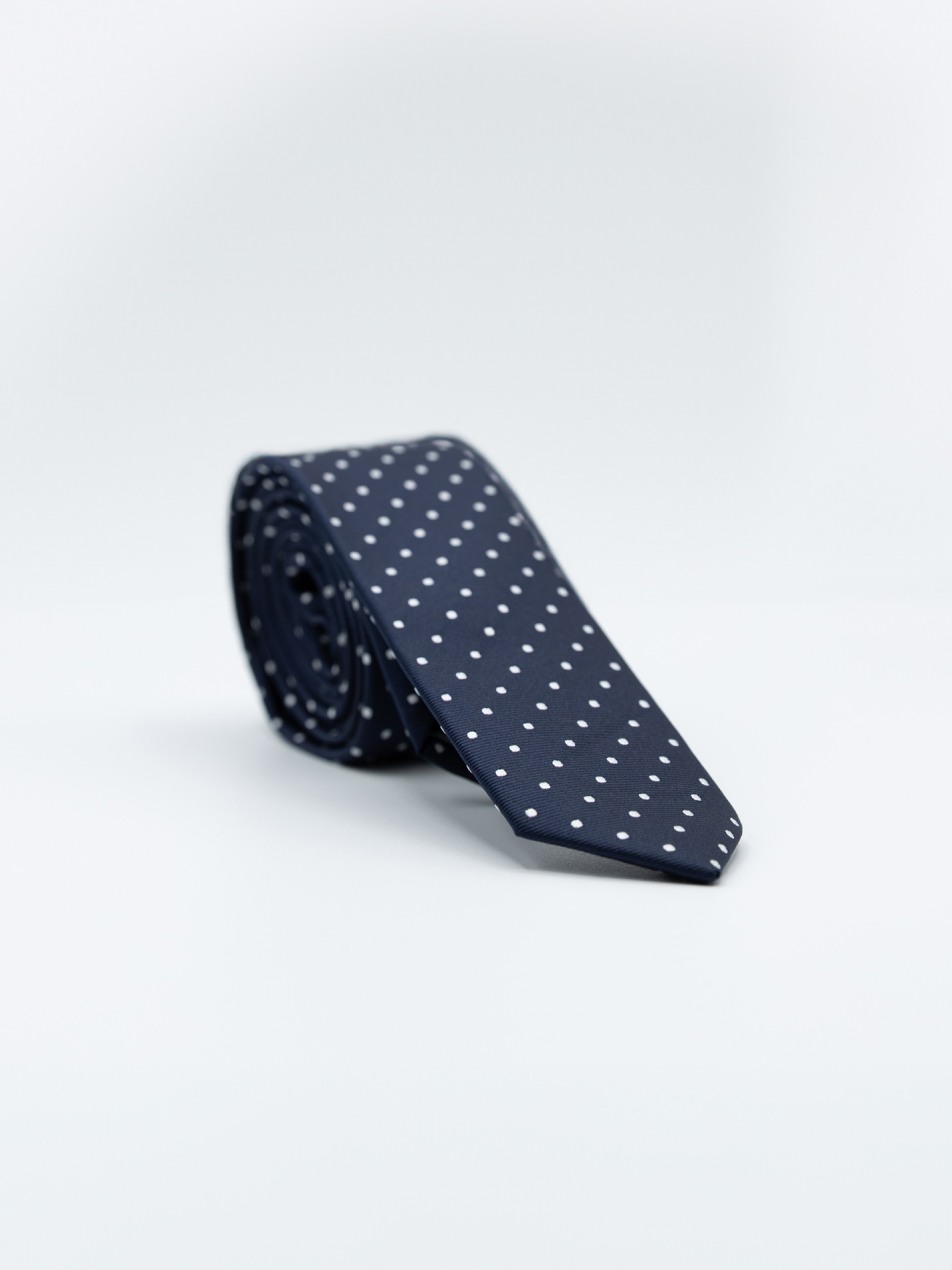 Elegant slim tie