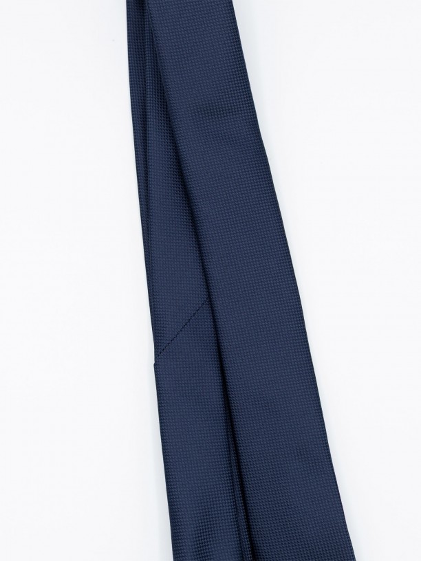 Gravata fina elegante