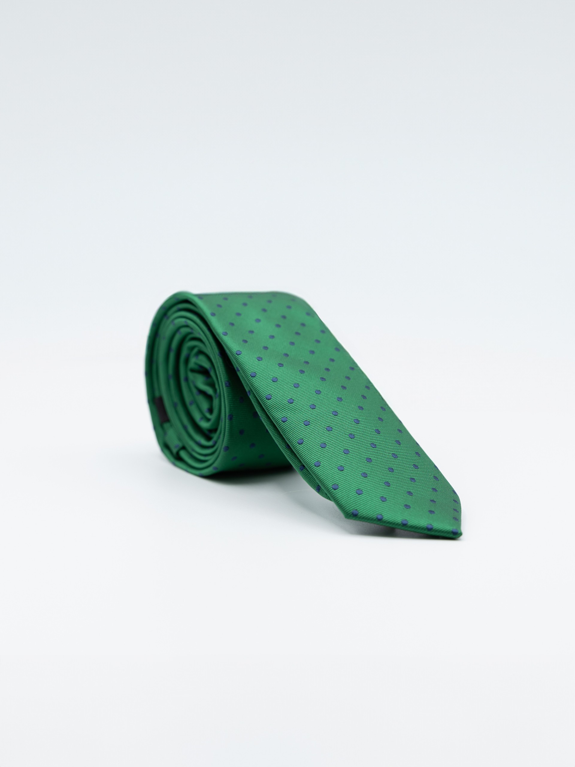 Elegant slim tie