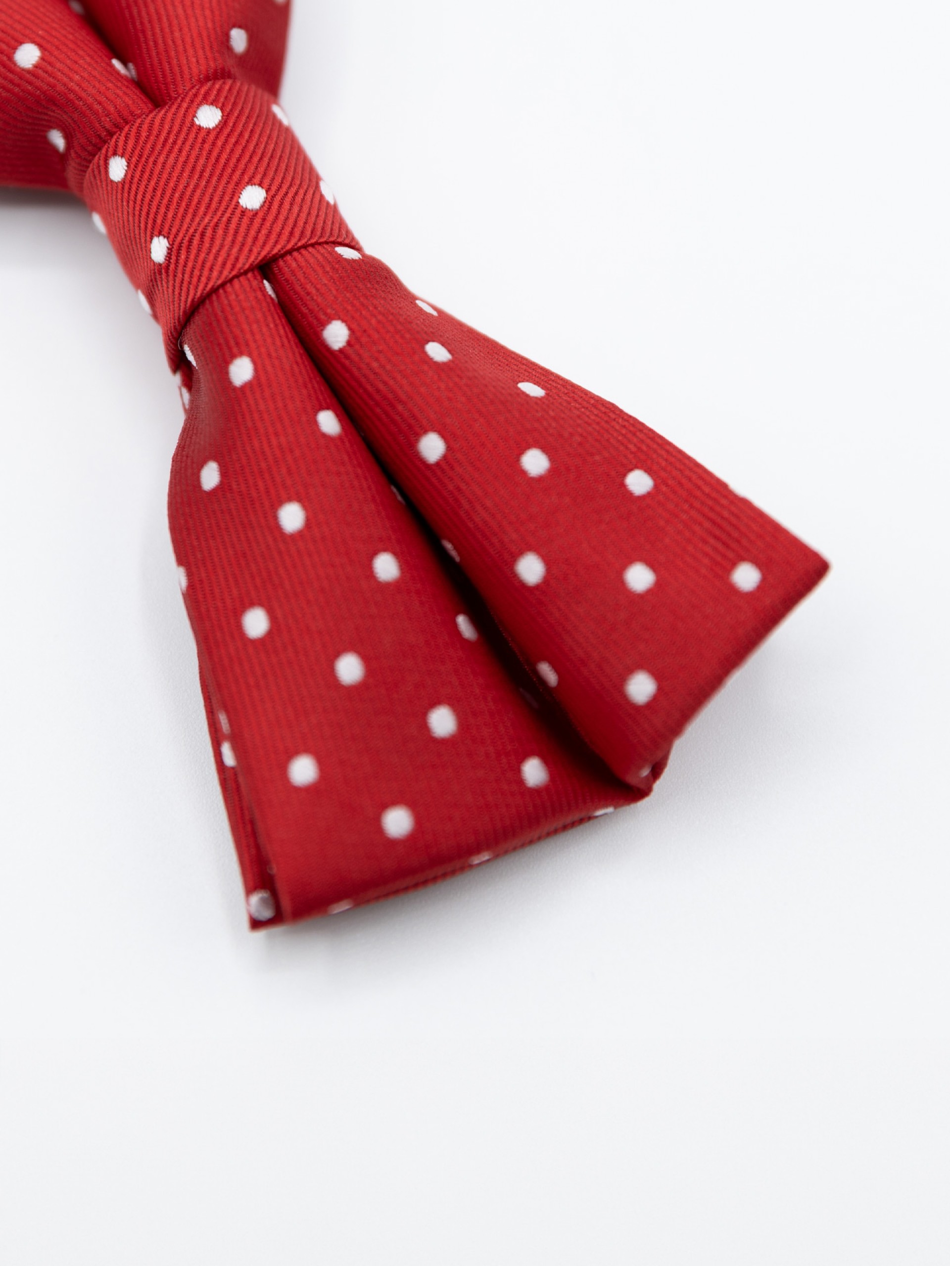 Bow tie with micro pattern