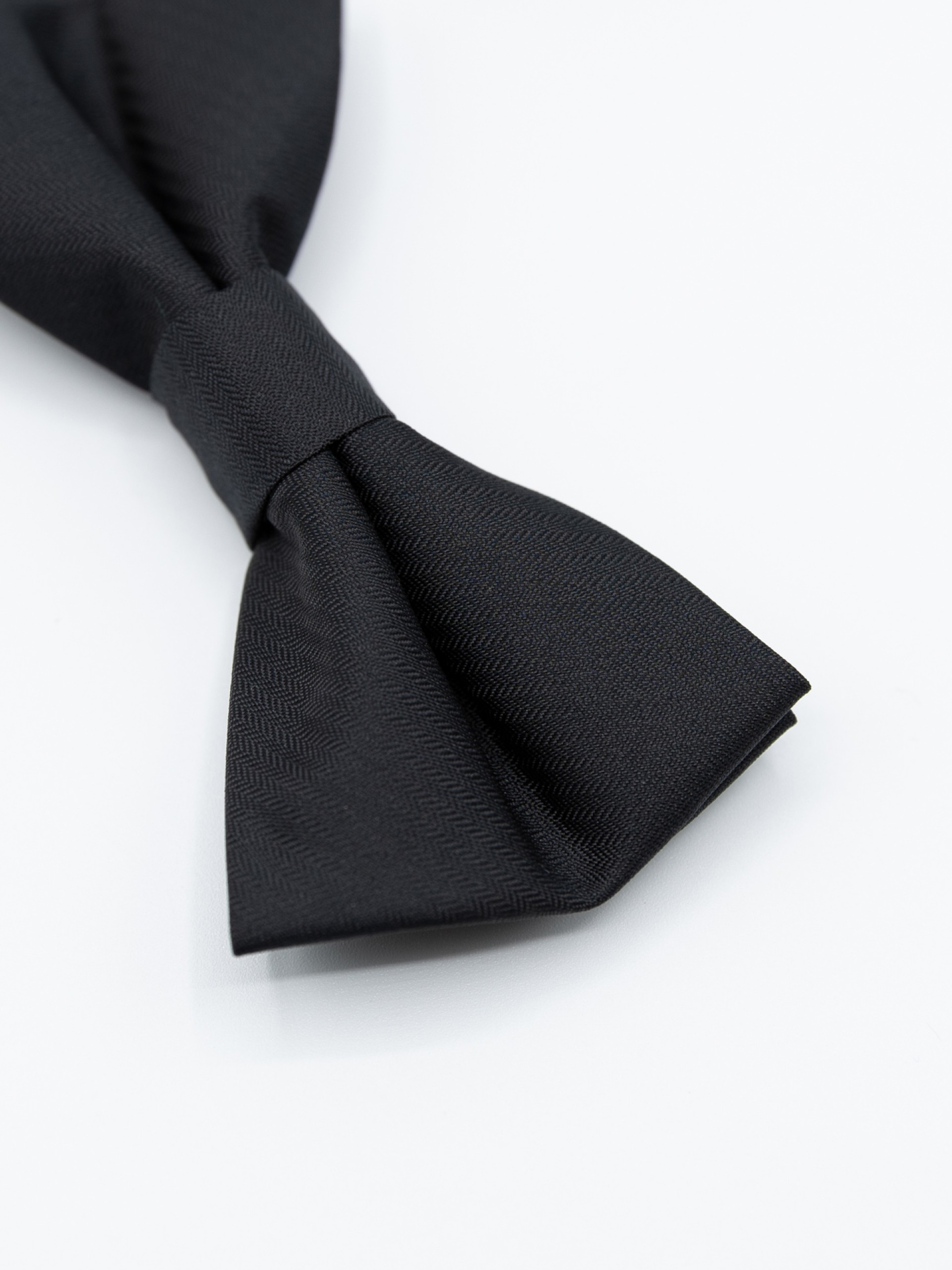 Bow tie with micro pattern