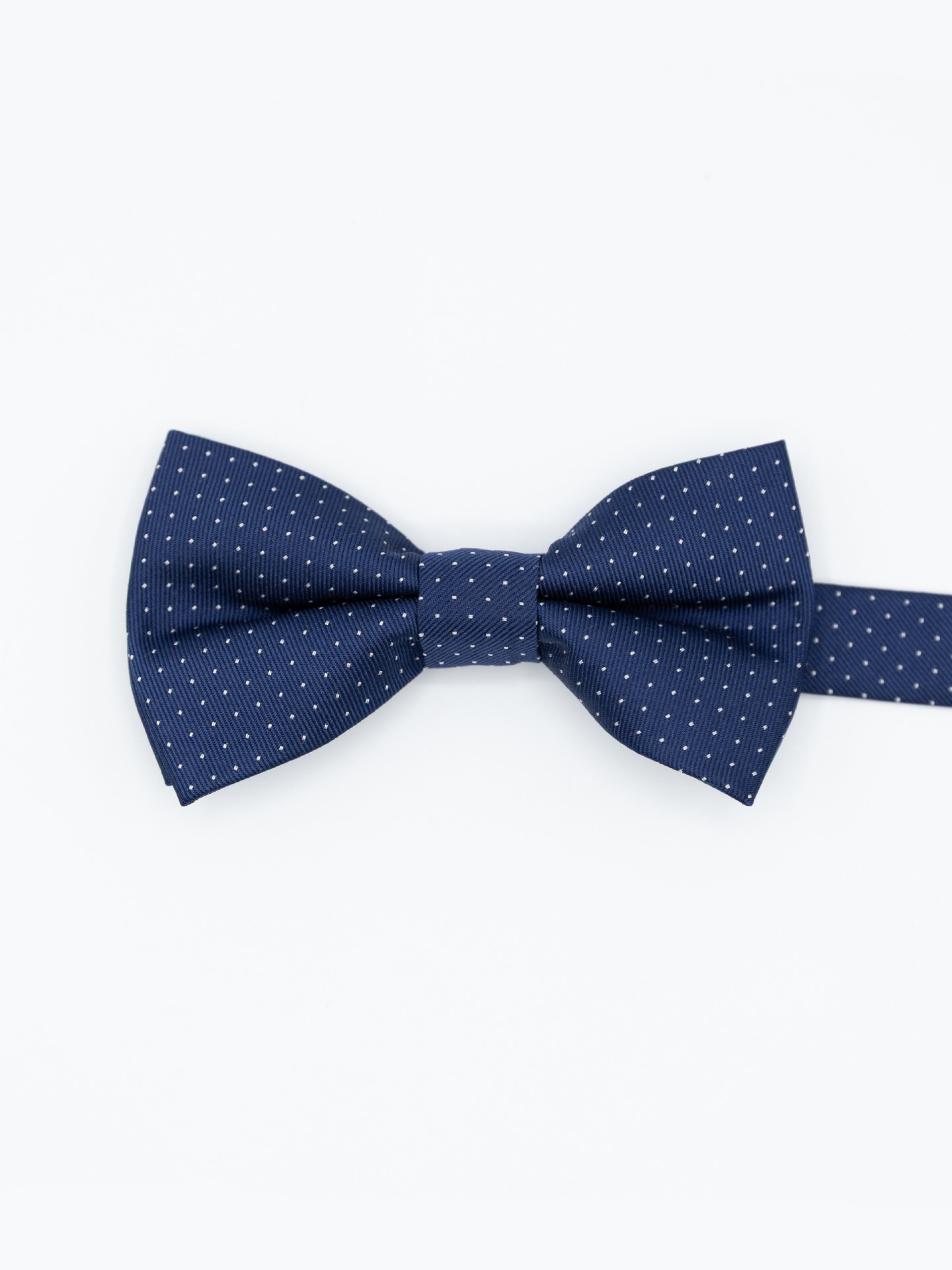 Bow tie with micro pattern