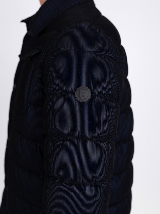 Padded jacket with a velvety touch. Padded jacket with a velvety touch.