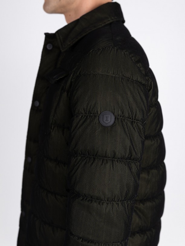 Padded jacket with a velvety touch. Padded jacket with a velvety touch.