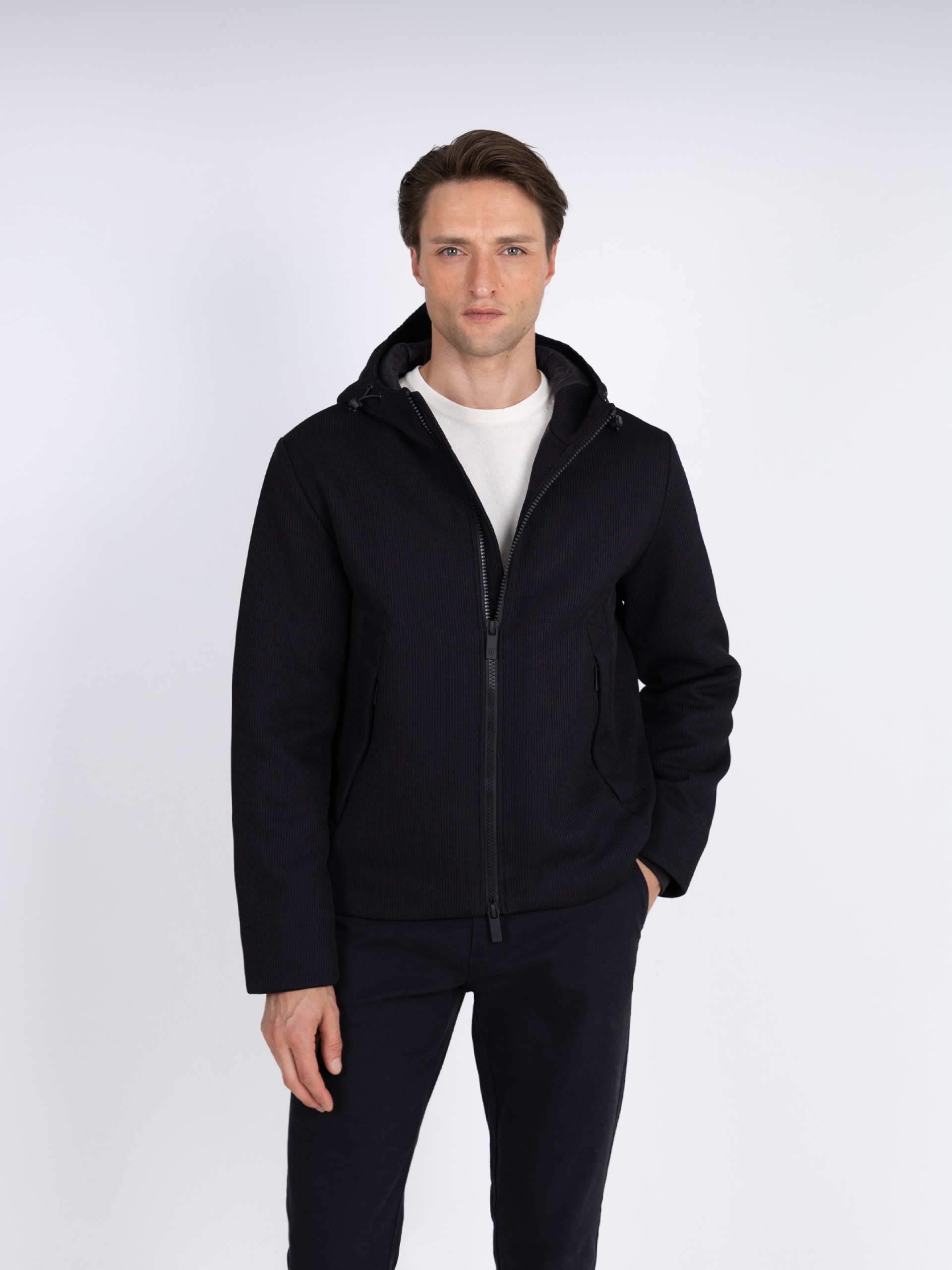 Cazadora de punto con capucha