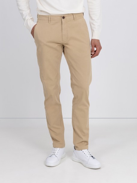 Pantalones chino de algod�n el�stico