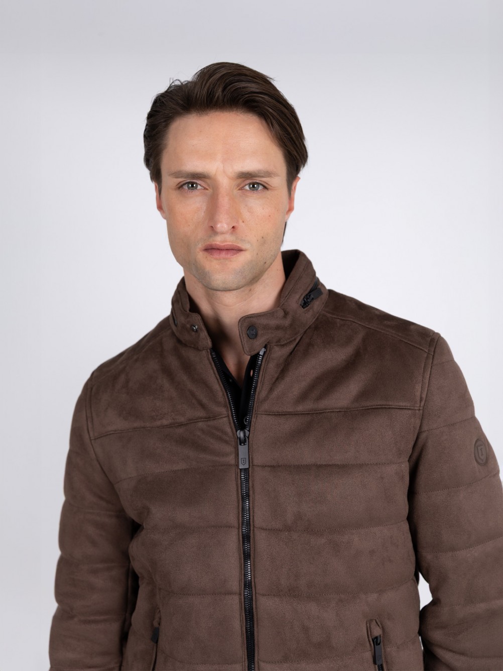 Blus�o acolchoado com efeito camur�a