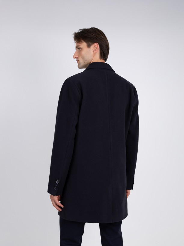 Sobretodo con solapa clásica Sobretodo con solapa clásica
