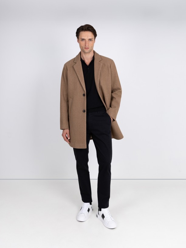 Sobretodo con solapa clásica Sobretodo con solapa clásica