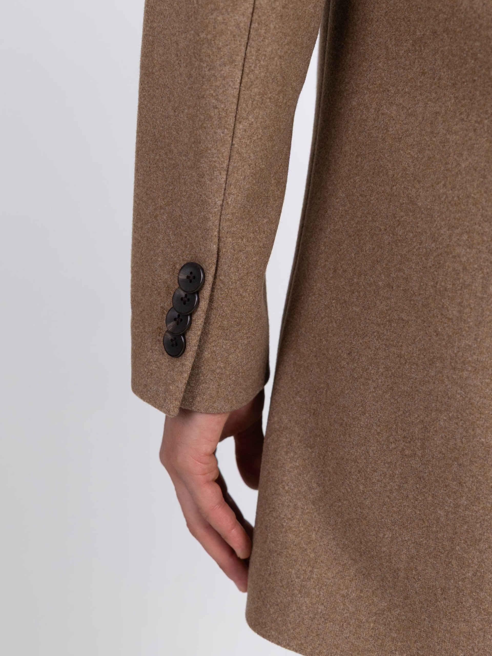 Sobretodo con solapa clásica