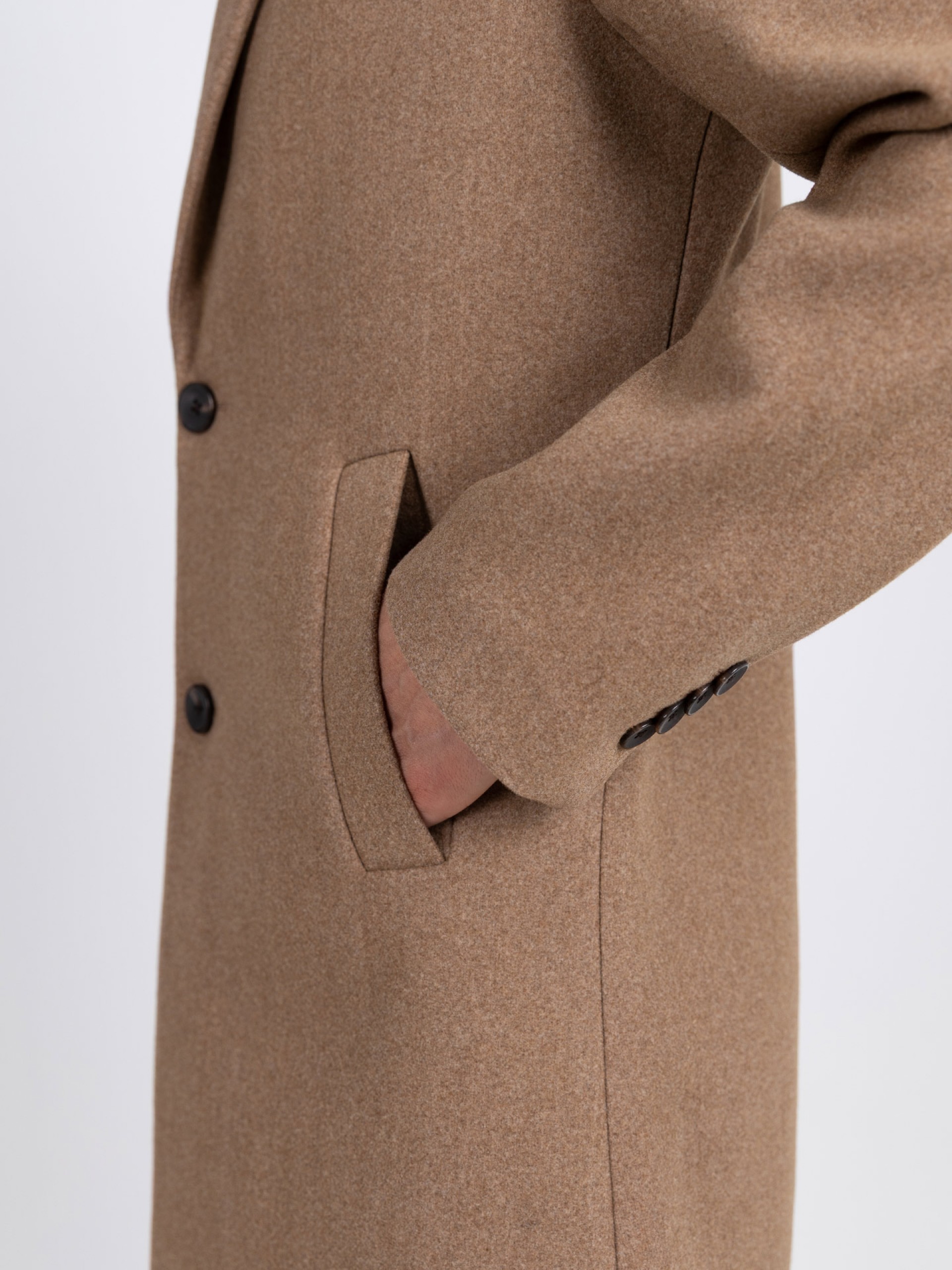 Sobretodo con solapa clásica