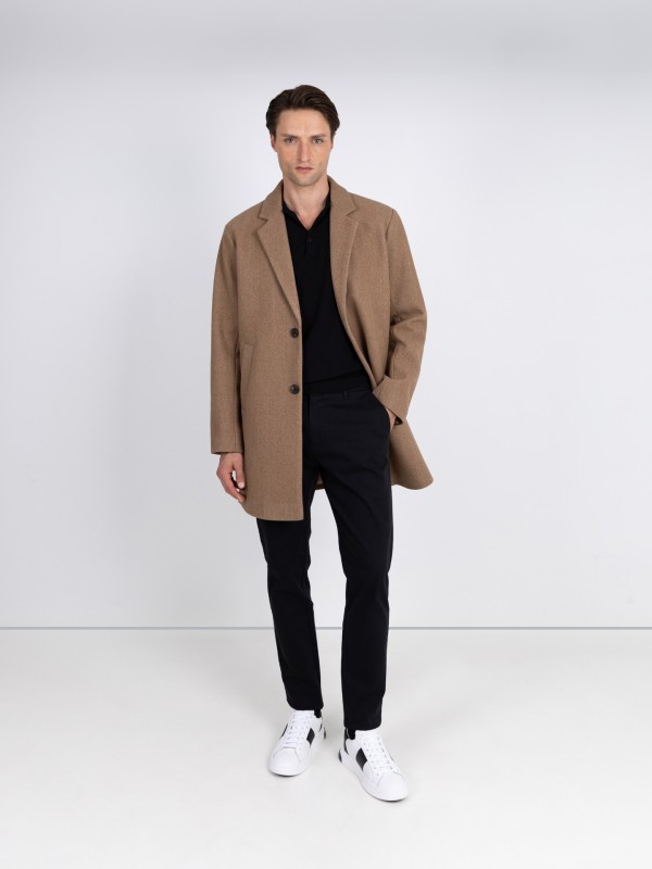 Sobretodo con solapa clásica Sobretodo con solapa clásica