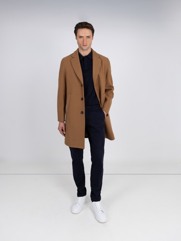 Sobretudo slim fit lapela clssica