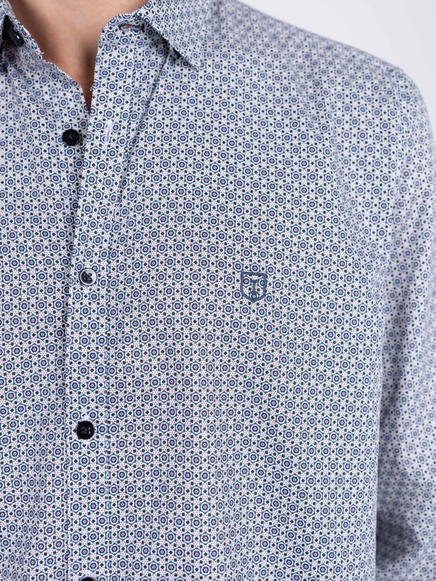 Camisa com padro casual