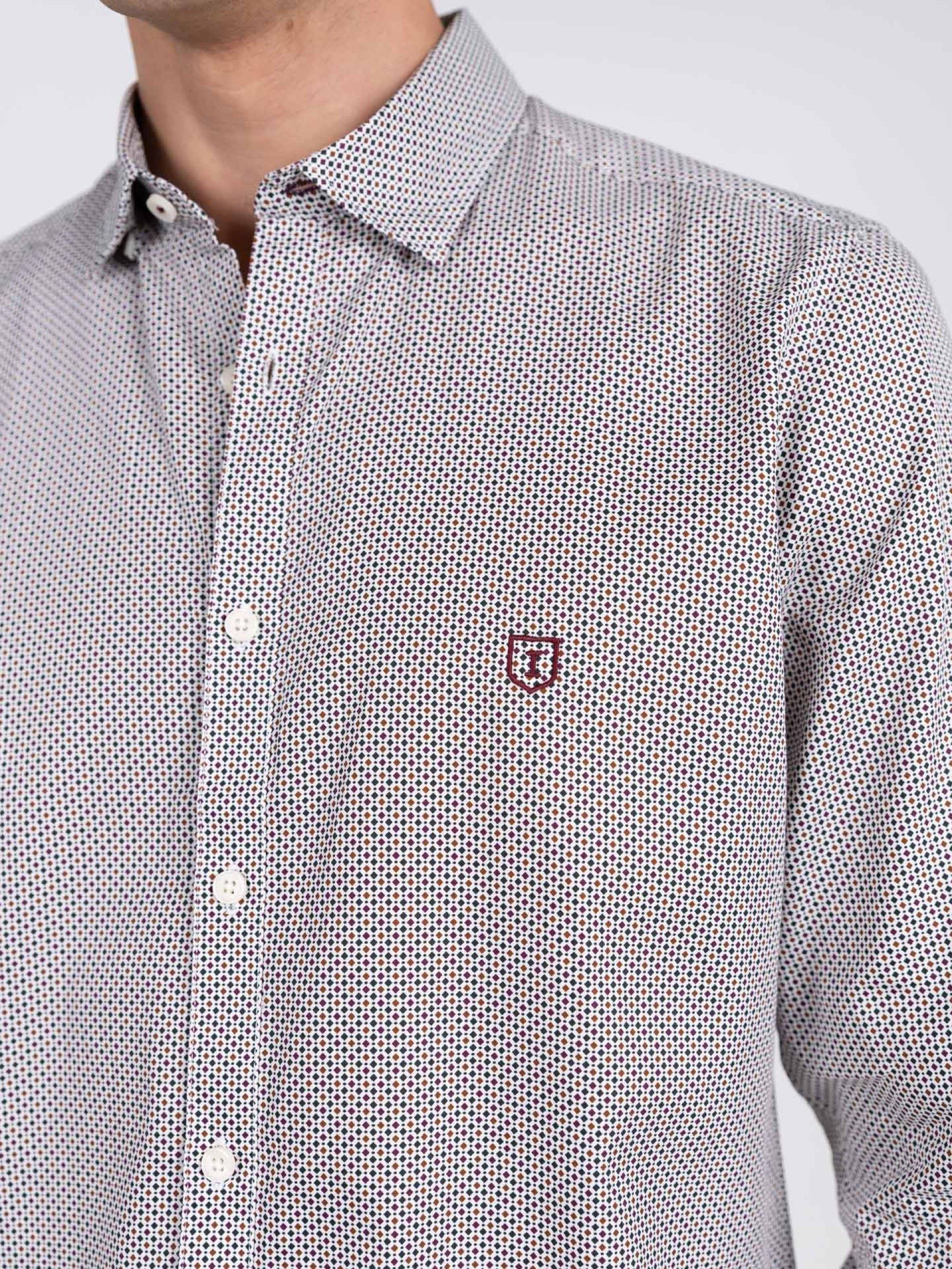 Camisa casual com padrão